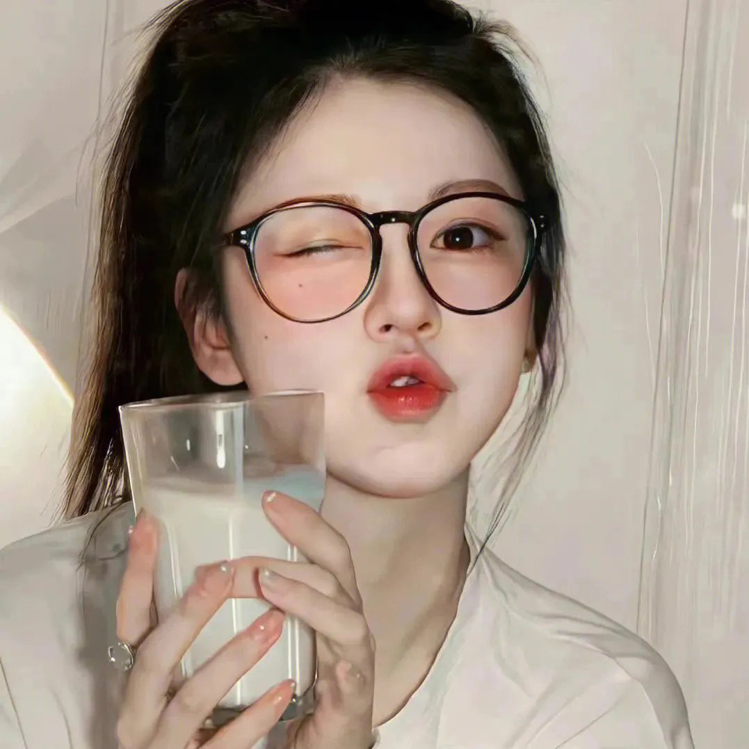 不可爱的她